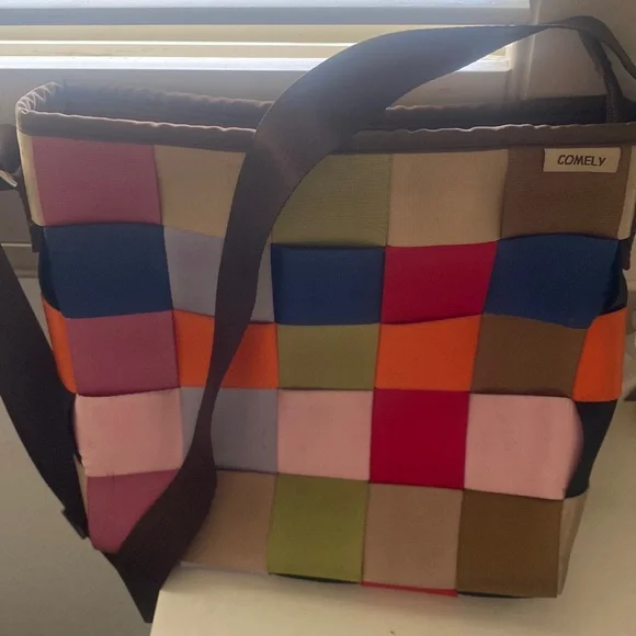 Comely Crossbody - Picture 1 of 6